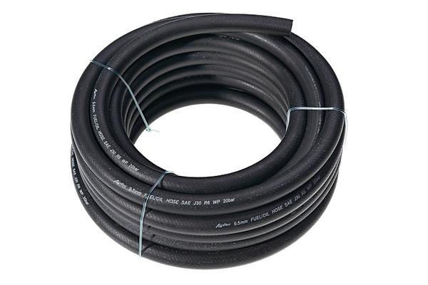 Pastiprināta trīskārtu gumijas degvielas šļūtene Ø19 mm, 1 m, rullī 10 m